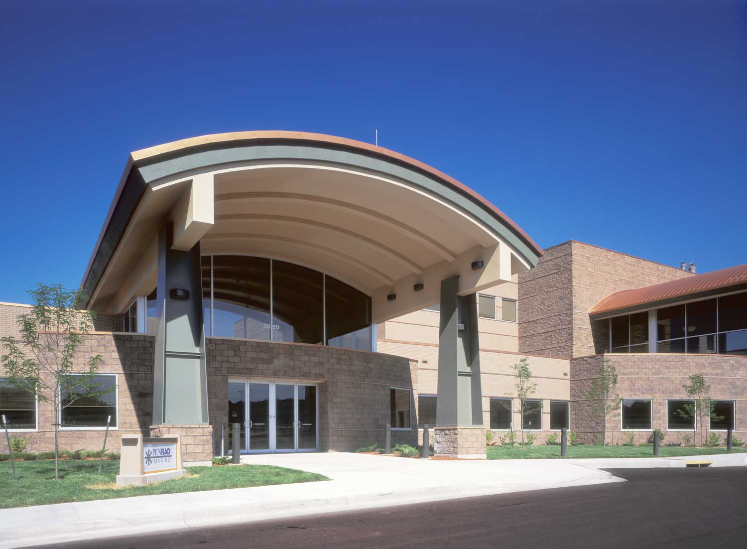 Entrance to the Audubon Medical Center building