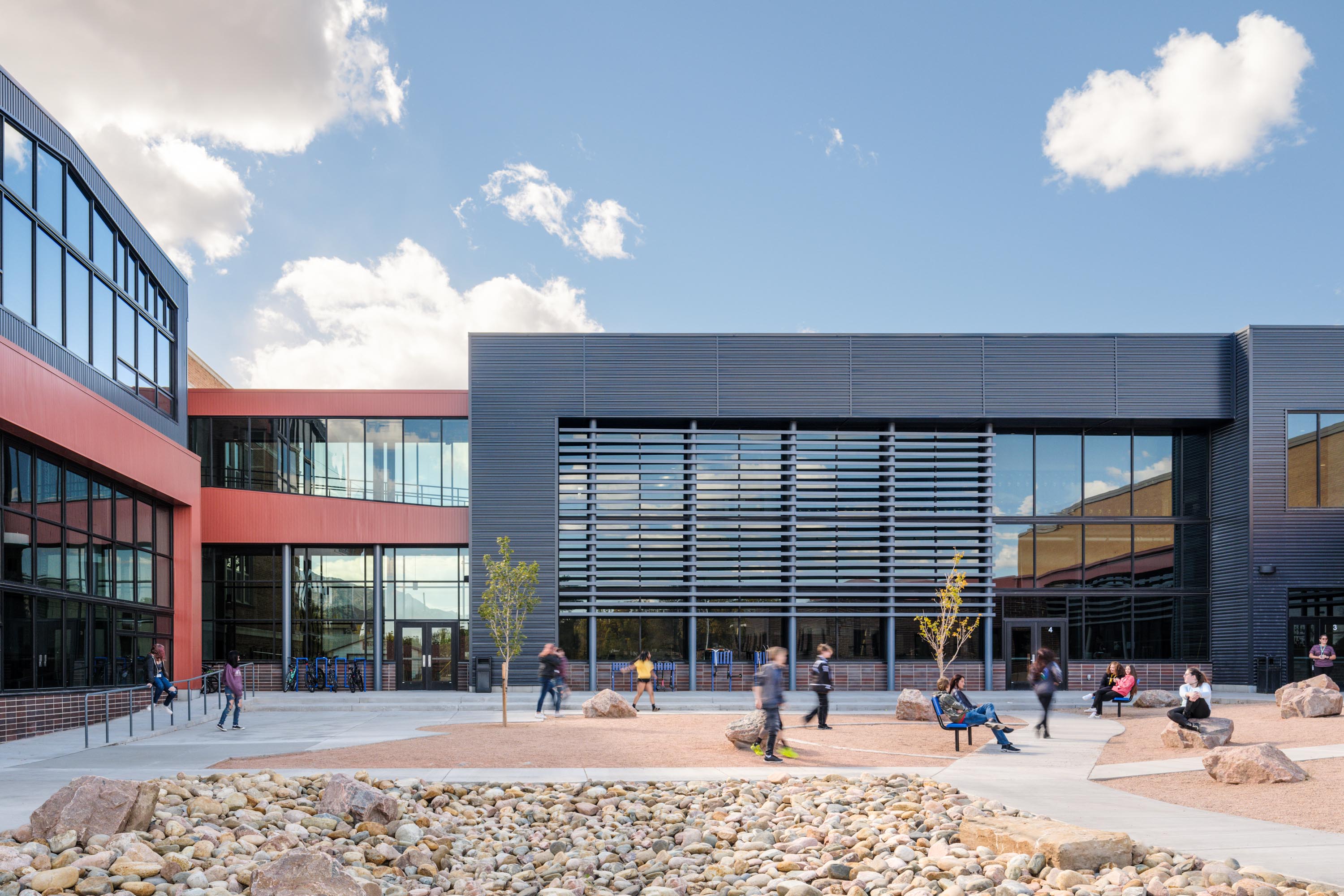 CCMS Exterior Photo Courtyard3