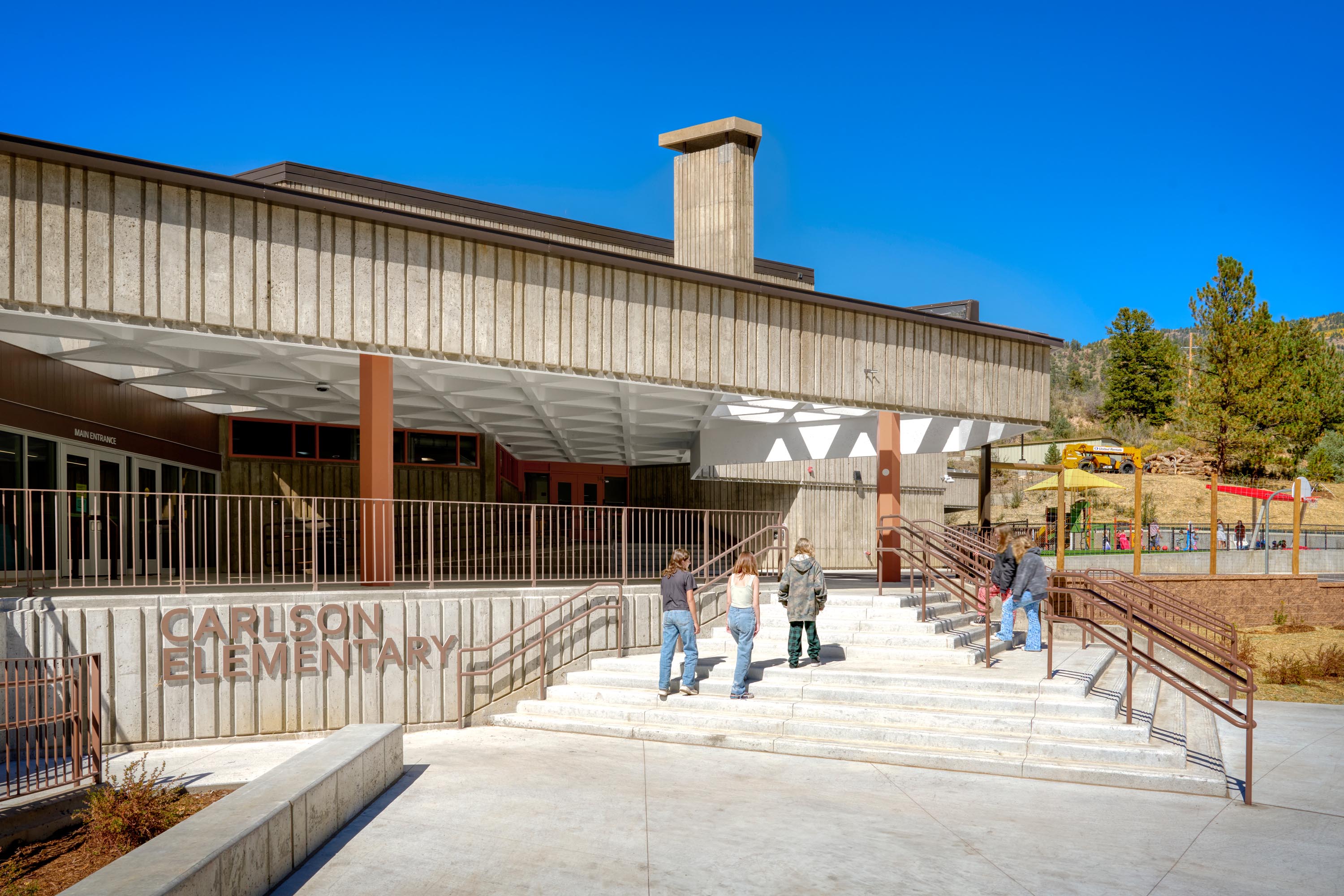 carlson es exterior photo main entrance 2 3Kx2K