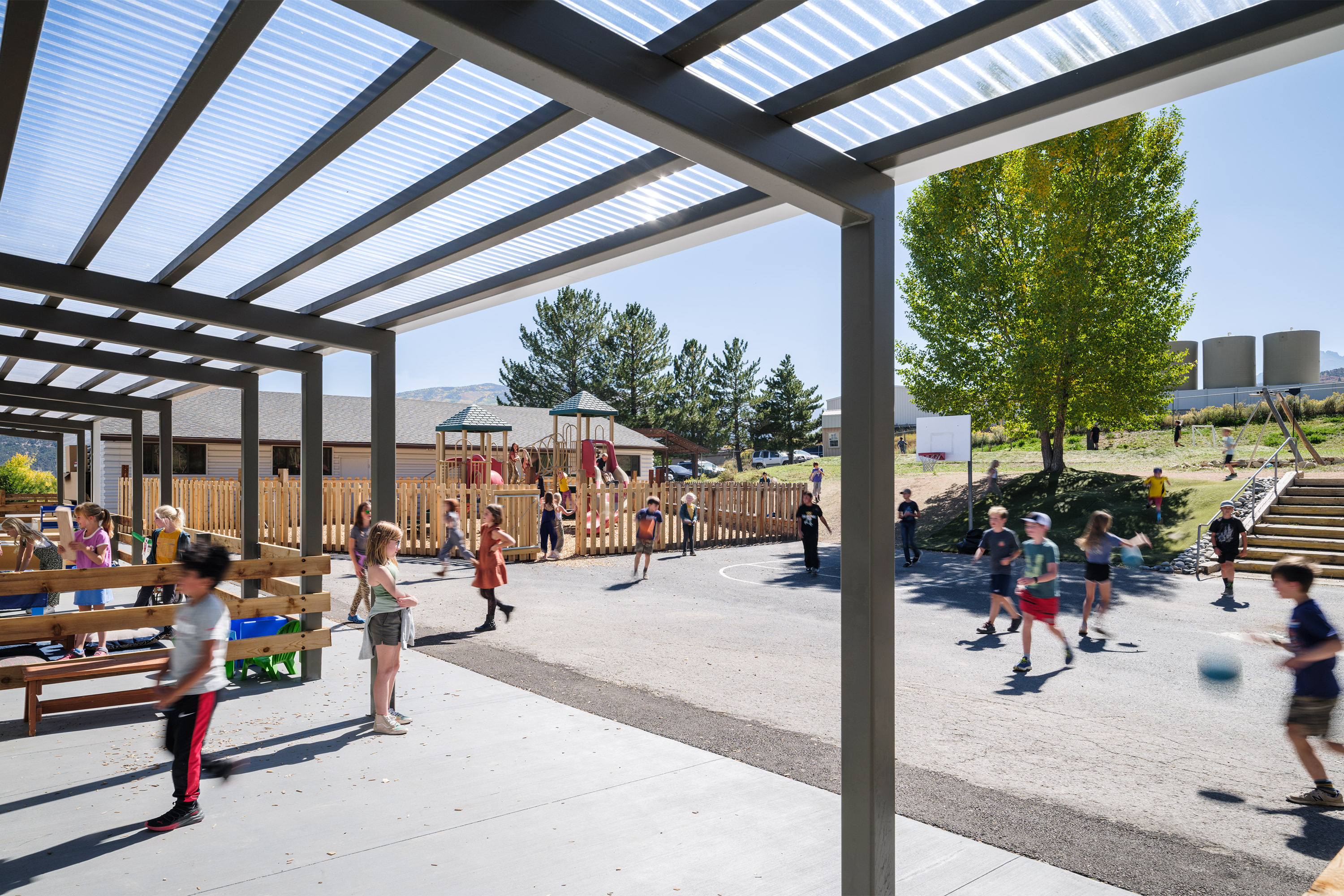 ridgway es exterior photo outdoor space 3kx2k