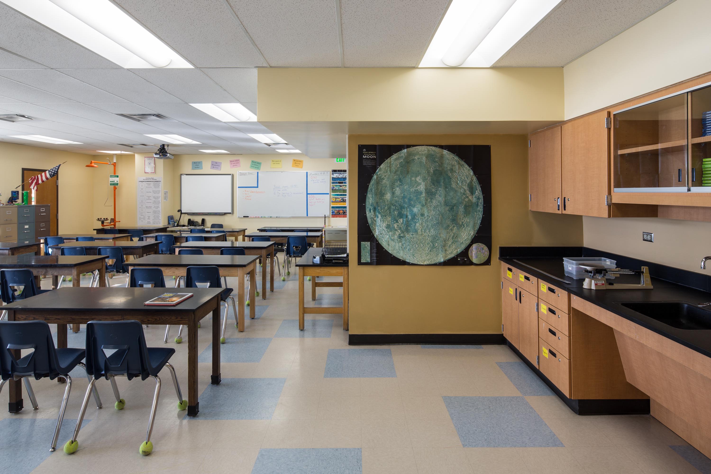 West MS Interior Photo Classroom Science 01